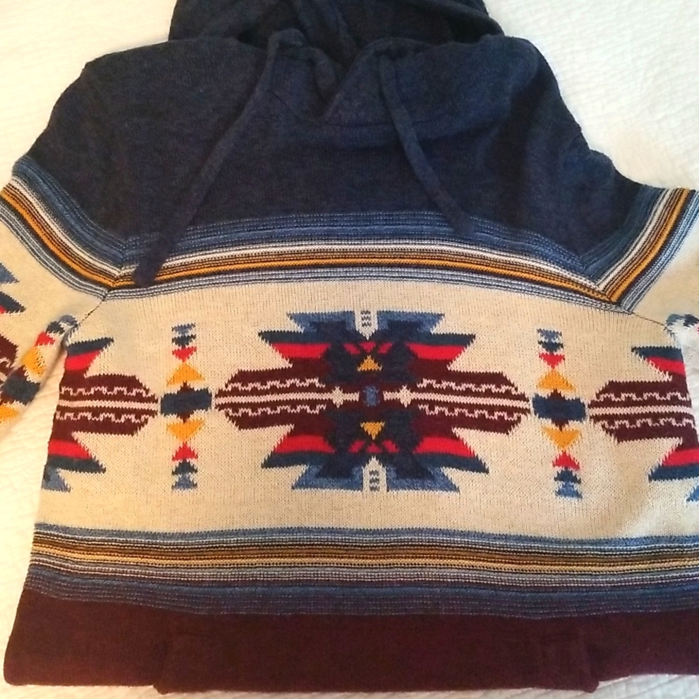 American Eagle Pullover Sweater